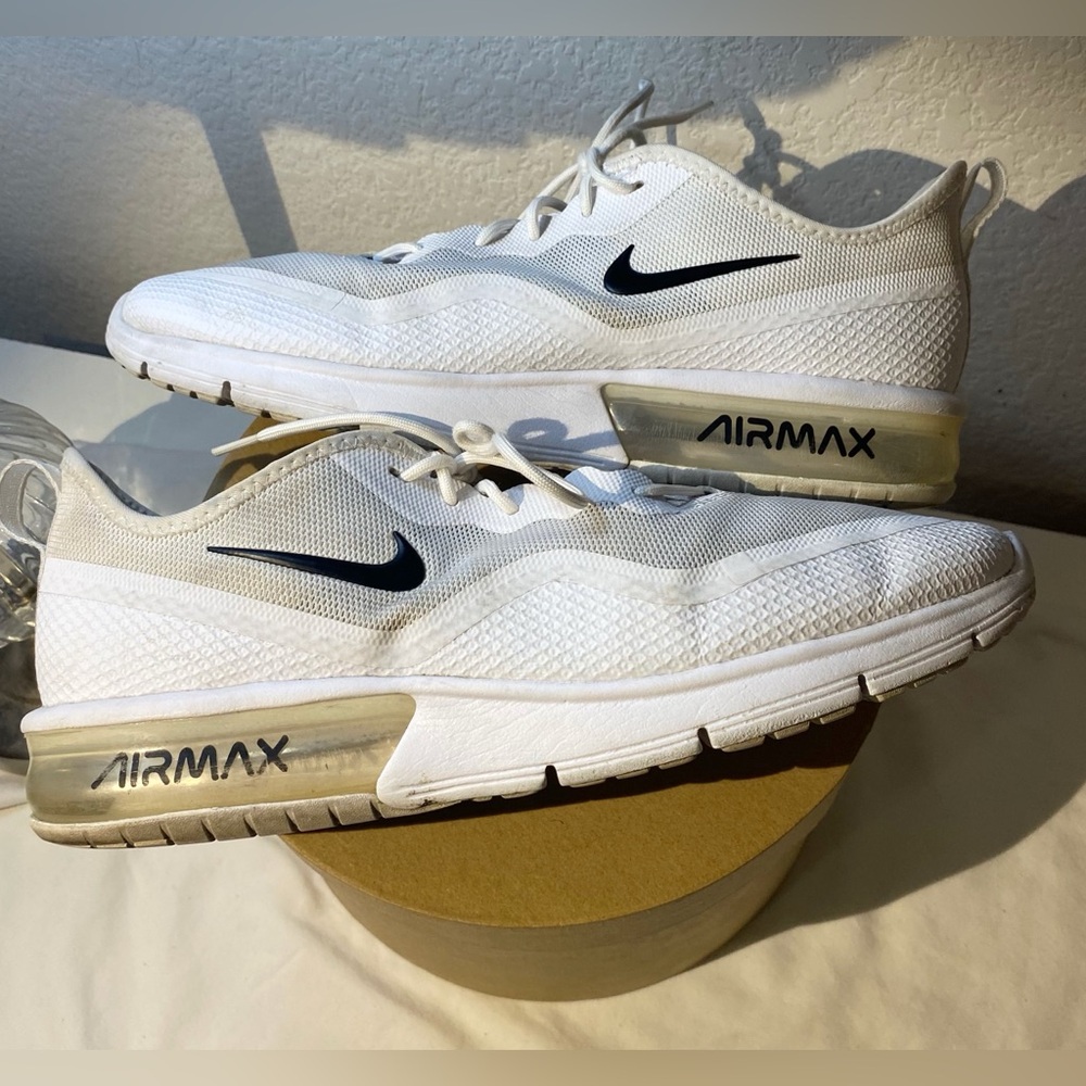 Men’s size 11 NIKE athletic shoes
